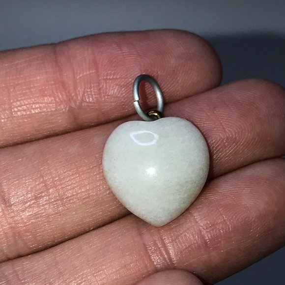 Snowy Quartz Heart Pendant - Picture 2 of 15